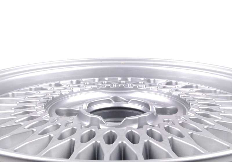 Llanta de aleación 17" estilo de radios cruzados OEM 36121180448 para BMW E31. Original BMW.