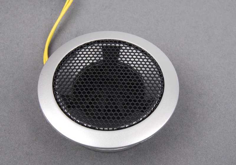 Altavoz agudo OEM 65137838901 para BMW E91, E92, E93, E63 y E64. Compatible con sistema de sonido Individual Audio. Repuesto original BMW.