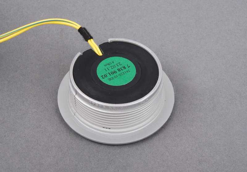 Altavoz agudo OEM 65137838901 para BMW E91, E92, E93, E63 y E64. Compatible con sistema de sonido Individual Audio. Repuesto original BMW.