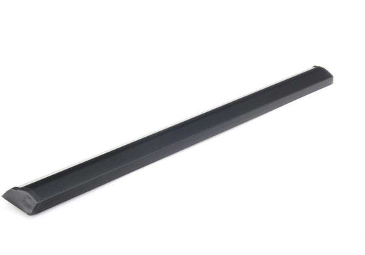 Moldura lateral trasera derecha OEM 51131839134 para BMW E24 {630CS, 628CSi} todos los modelos del 01/02/1976 al 31/05/1987. Original BMW.