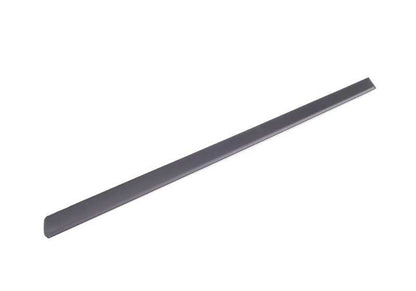 Moldura de puerta trasera izquierda OEM 51138208399 para BMW E38. Original BMW.