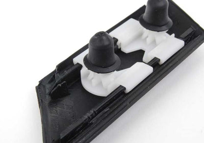 Moldura lateral trasera derecha OEM 51138208390 para BMW E38. Original BMW.