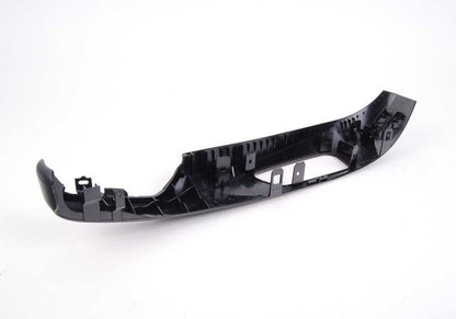 Embellecedor asiento exterior izquierdo OEM 52106979645 para BMW E81, E82, E87, E87N, E88, E90, E90N, E91, E91N, E92, E92N, E84, F25, F26. Original BMW.