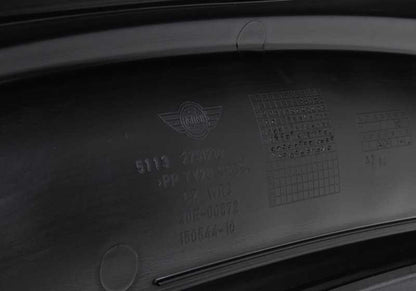 Cubierta lateral derecha OEM 51132751210 para MINI R55, R56, R57 (todos los modelos: Cooper, Cooper S, Cooper D). Pieza exterior original MINI para paso de rueda delantero derecho.
