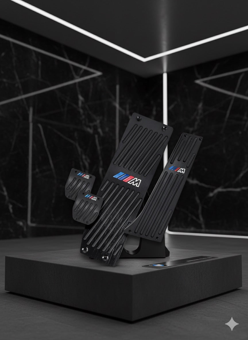 Pedali in alluminio nero con emblema /// m