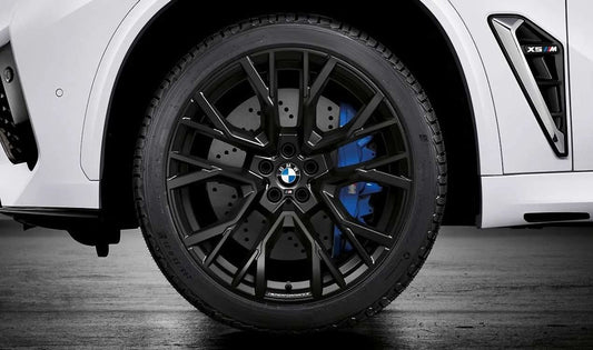Llanta original BMW M Performance 22" diseño estrella 809 negra mate OEM 36119502663 para BMW X5 (F95, F95N) y X6 (F96, F96N). Original BMW.