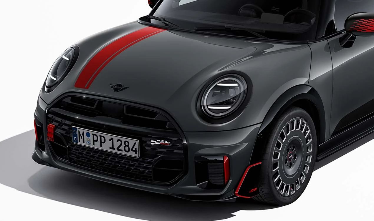 Lámina adhesiva para capó JCW Chili Red OEM 51145B4EAB0 para MINI F65, F66, F67 Cooper C, Cooper S… y más. Original MINI.