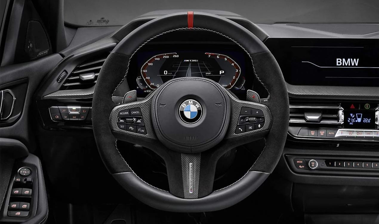 Embellecedor de Volante M Performance para BMW F90, G30N, G31N, G38N, G32N, F91, F92, F93, G14, G15, G16, F97, G01, F98, G02, F95, G05, F96, G06, G07 (OEM 32302471439). Original BMW.
