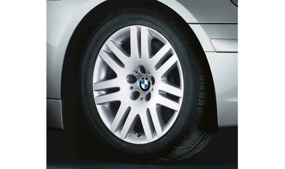 Llanta de aleación Doble Radio 93 OEM 36116753239 para BMW E65 y E66. Apta para varios motores y versiones dentro de estas series. Acabado plata 18" ET24. Original BMW.