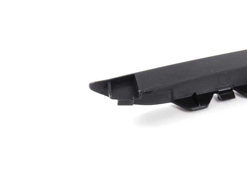 Cubierta inferior paragolpes delantero OEM 51711970245 para BMW E31. Original BMW.