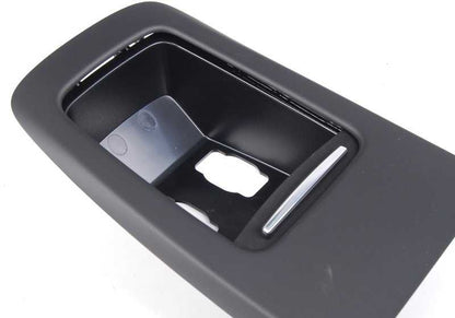 Hintere Abdeckung der zentralen Konsole OEM 51166963913 für BMW E92, E92N, E93 und E93N. Original BMW Stück.