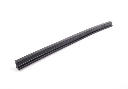 Guía de ventana izquierda OEM 51361886969 para BMW E24. Original BMW.