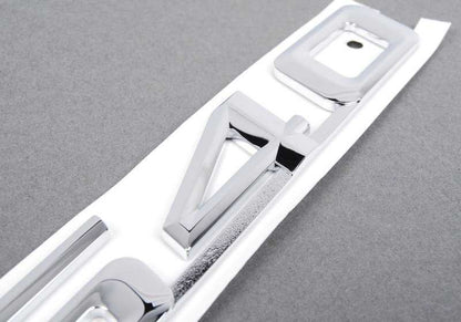 Emblema adhesivo OEM 51148148824 para BMW E34, E39. Original BMW.