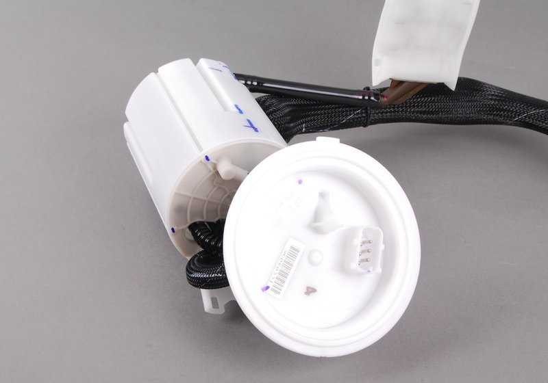 Unidad de bombeo derecha con bomba de depósito para BMW E60, E61N, E63, E64 (OEM 16117373524). Original BMW