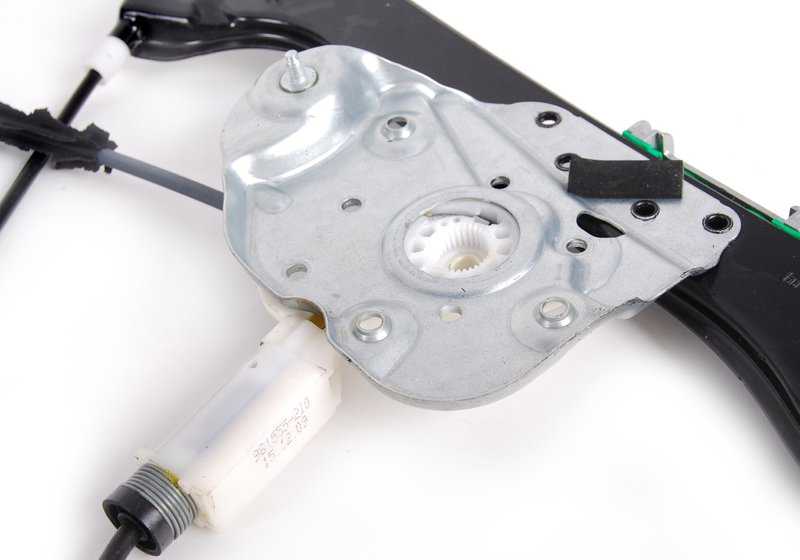 Elevalunas eléctrico delantero izquierdo OEM 51337198909 para BMW E85, E86. Original BMW.