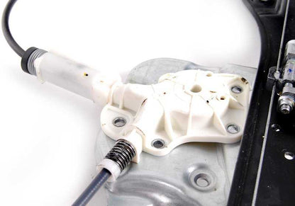 Elevalunas eléctrico delantero izquierdo OEM 51337198909 para BMW E85, E86. Original BMW.