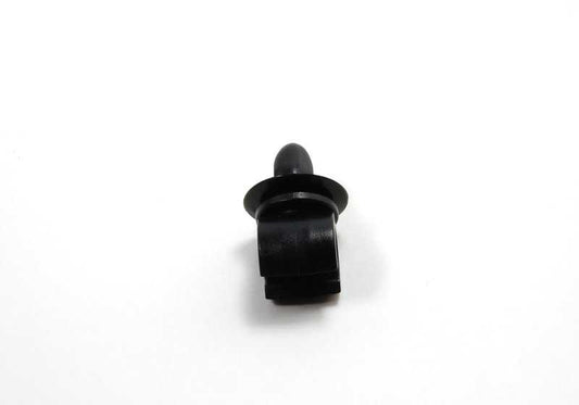 Clipe para BMW E30, E28, E34, E63, E64, E32, E31 (OEM 17111712004). BMW originais.
