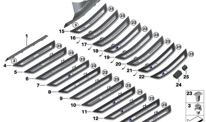Moldura de entrada iluminada trasera izquierda OEM 51477390225 para BMW Serie 5 G38. Original BMW.