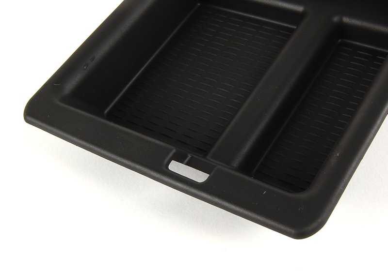 Soporte posavasos negro OEM 51168228810 para BMW E46. Pieza original BMW para consola central/ reposabrazos.