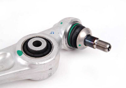Brazo de suspensión delantero izquierdo con silentblock OEM 31122284977 para BMW F10, F06, F12, F13 (versiones M5 y M6). Original BMW.
