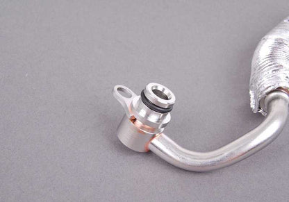 Tubo de retorno refrigeración del turbo OEM 11537558900 para BMW E82, E88, E90, E90N, E91, E91N, E92, E92N, E93, E93N, E60N, E61N, F01, F02, E71, E89. Original BMW.