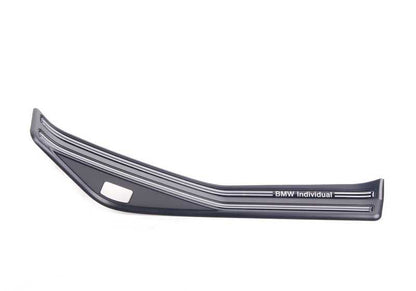 Cubre trasero derecho para BMW Serie 3 E46 (OEM 51477893998). Original BMW
