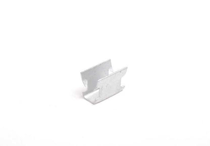 Clip de sujeción OEM 51451857745 para BMW E30, E46, F34, F07, G32, F48, F15, F85, F16, F86 y MINI R50, R53. Original BMW y MINI. Ideal para fijar molduras interiores y otras piezas plásticas del vehículo.