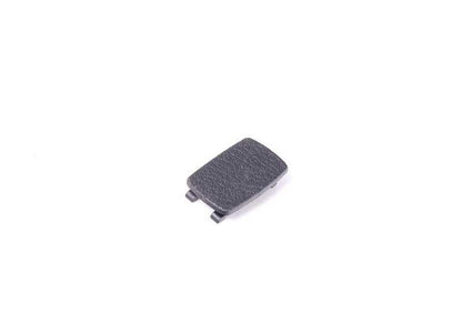 Tapa de liberación de emergencia OEM 51497029827 para BMW X6 {E71: xDrive30d, xDrive35d, xDrive35i, X6 M Competition}. Original BMW.