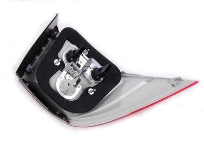 Piloto trasero derecho blanco OEM 63217165828 para BMW E61. Original BMW.