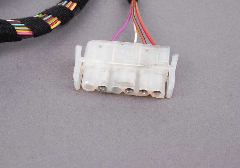 Cable de conexión para navegador OEM 61128377432 para BMW E38. Pieza original BMW.