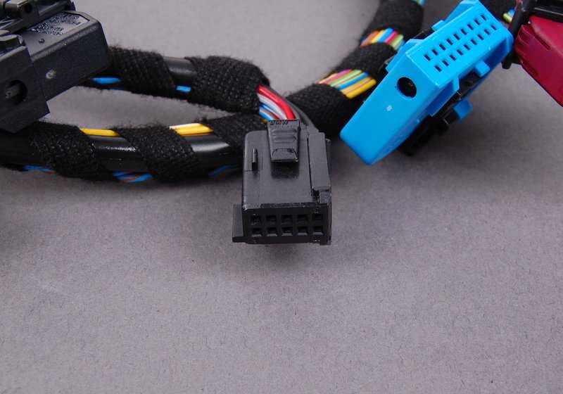 Cable de conexión para navegador OEM 61128377432 para BMW E38. Pieza original BMW.