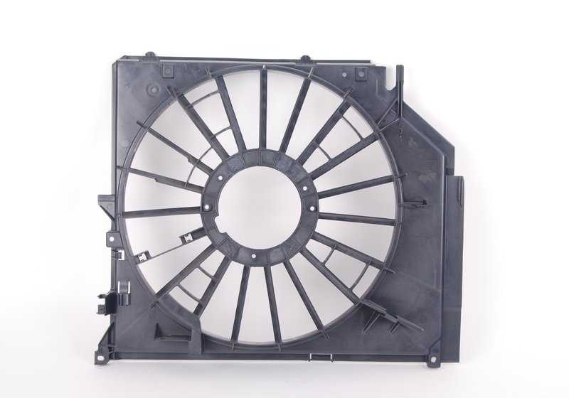 OEM 17117507604 Logement de ventilateur pour la série BMW 3 E46. BMW d'origine.