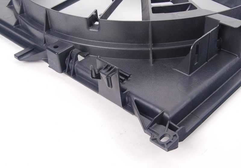OEM 17117507604 Logement de ventilateur pour la série BMW 3 E46. BMW d'origine.