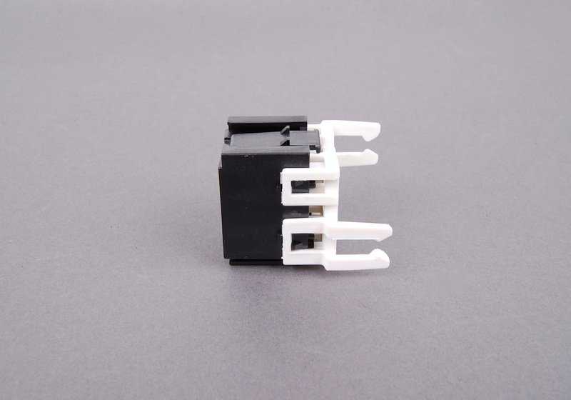 Zócalo de relé blanco y negro OEM 61131389113 para BMW {E30, E31, E32, E34, E36, E38, E39, E46, E53, E60, E61, E63, E64, E65, E66, E70, E71, E81, E82, E83, E84, E87, E88, E89, E90, E91, E92, E93, F01, F02, F04, F06, F07, F10, F11, F12, F13, F15, F1