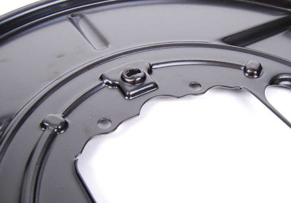 Protector de freno trasero derecho OEM 34216750386 para BMW X5 E53 (3.0d, 3.0i) años 2001-2006. Pieza original BMW.