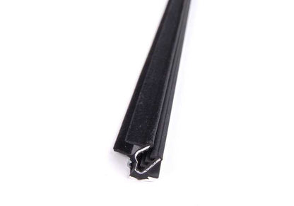 Rechte vordere Rillenabdeckung für BMW E92, E92N, E93, E93N (OEM 51337119080). Original BMW.
