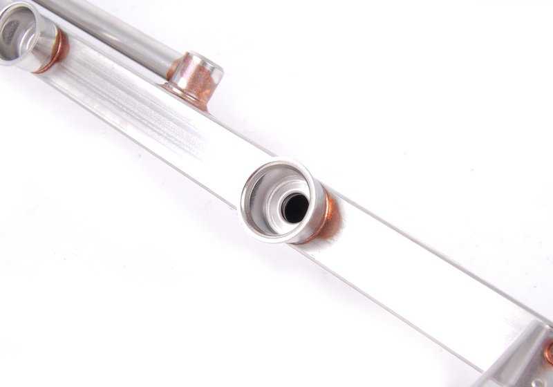 Tubo de inyección de combustible OEM 13537541452 para BMW E36, E46, E39, E60, E61, E65, E66, E83, E53, Z3, E85. Original BMW.