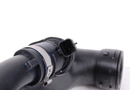 Tubo de admisión de aire OEM 13717582453 para MINI R55, R56, R57, R58, R59. Compatible con versiones Cooper S y JCW. Original MINI.