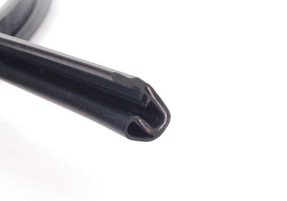 Junta de puerta trasera izquierda OEM 51228157877 para BMW E38 725tds, 728i, 730d, 730i. Original BMW.