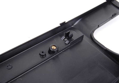 Arandela plástica OEM 51118174849 para BMW E39. Pieza original BMW utilizada en la fijación de la moldura delantera. Original BMW.