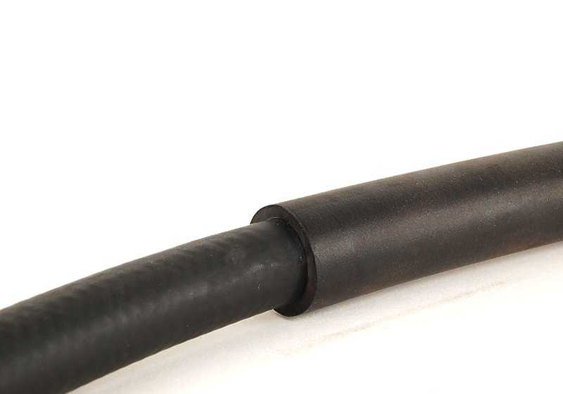 Tubo con protección contra la abrasión para BMW E31 (OEM 13311733498). Original BMW