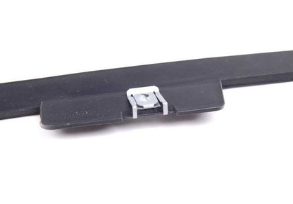 Cubridor lateral izquierdo OEM 51718044575 para BMW E90, E91. Original BMW.