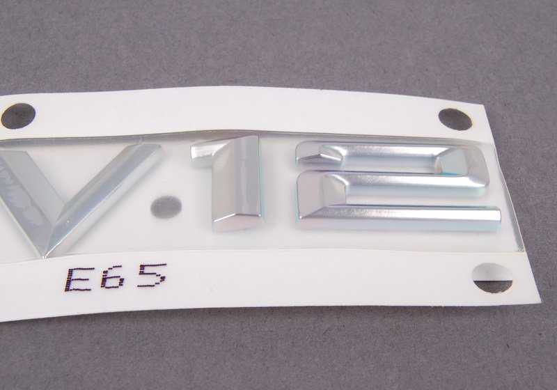 Insignia derecha para BMW E65, E66 (OEM 51147033256). Original BMW.