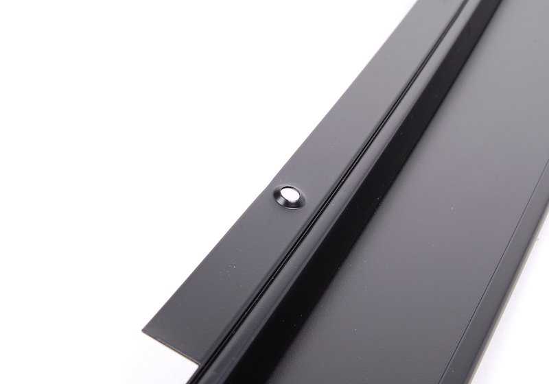 EMBELLECADOR FRAME WINDOW Pilar B Front door OEM 51333427639 for BMW X3 E83. Original BMW.