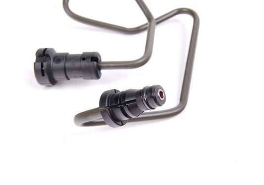 Tubo para BMW E81, E82, E87, E87N, E88, E90, E90N, E91, E91N, E92, E92N, E93, E93N, E84, E83, E83, E89 (OEM 21526765790). BMW original.