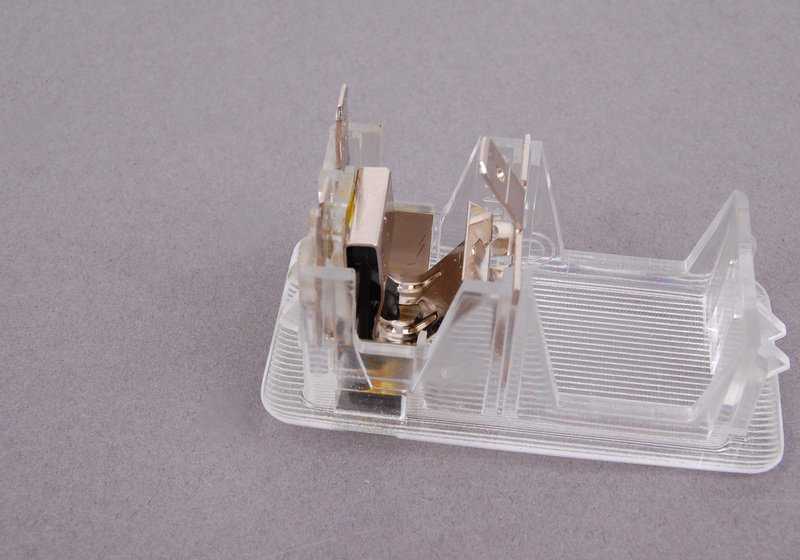 Luz interior OEM 63311376046 para BMW E30, Z1. Original BMW.
