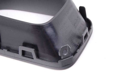 Tapa conducto aire freno derecho OEM 51119803940 para MINI R60 y R61 (Cooper, Cooper S, ALL4). Pieza original MINI. Ideal para canalizar el aire a los frenos en el lado derecho.