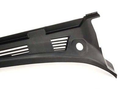 Couverture droite OEM 51718122266 pour BMW E36. BMW d'origine.