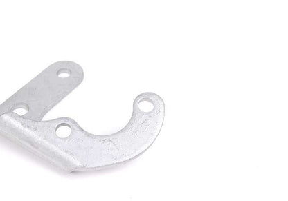 Soporte sensor nivel de altura derecho OEM 33311093703 para BMW E39 y E53. Compatible con sistemas de regulación de altura y sensor de luces. Pieza original BMW.