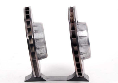 Disco de freno delantero ventilado izquierdo OEM 34112282803 para BMW E39 M5. Medidas 345x32 mm. Compatible con modelos M5 E39 de 1998 a 2003. Pieza original BMW.